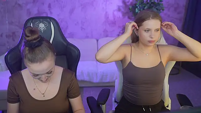 Snapshot of Ella_054 chatting on 09-14-25, 10:36 Ella 054 online show from 09-14-25, 10:36