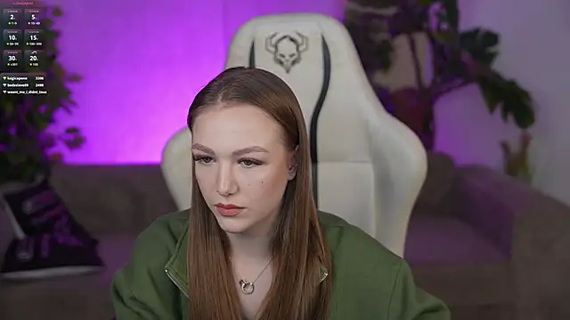 Snapshot of Ella_054 chatting on 10-14-25, 02:29 Ella 054 online show from 10-14-25, 02:29