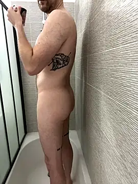 Snapshot of TomieSoichi chatting on 09-18-25, 05:09 TomieSoichi online show from 09-18-25, 05:09