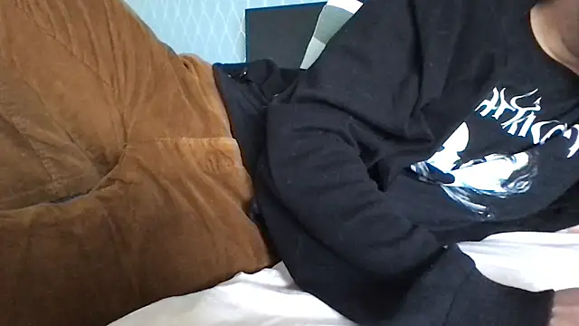 Snapshot of TomieSoichi chatting on 09-27-25, 04:23 TomieSoichi online show from 09-27-25, 04:23