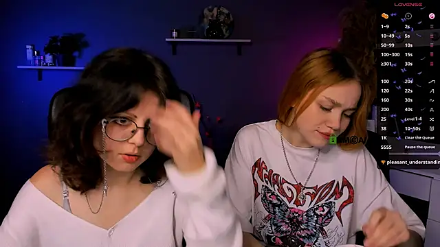 Snapshot of samanta_hotty chatting on 10-15-25, 07:14 samanta hotty online show from 10-15-25, 07:14