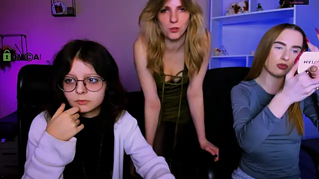 Snapshot of samanta_hotty chatting on 11-14-25, 08:18 samanta hotty online show from 11-14-25, 08:18