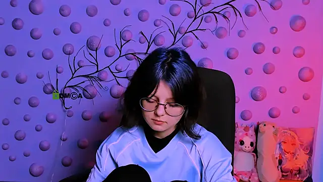 Snapshot of samanta_hotty chatting on 12-17-25, 09:10 samanta hotty online show from 12-17-25, 09:10