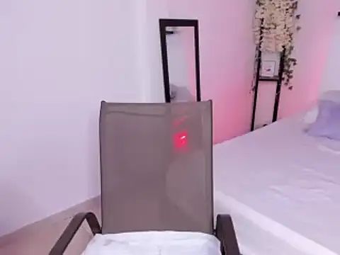 Snapshot of selene_boyer chatting on 09-17-25, 04:08 selene boyer online show from 09-17-25, 04:08