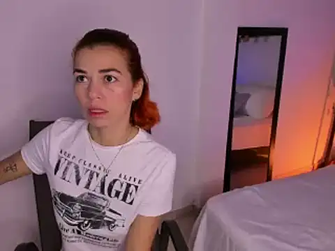 Snapshot of selene_boyer chatting on 10-29-25, 10:00 selene boyer online show from 10-29-25, 10:00