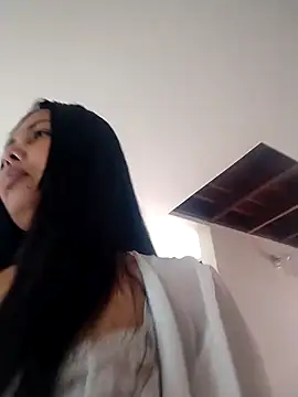 Snapshot of Alessandraa- chatting on 06-12-26, 02:16 Alessandraa- online show from 06-12-26, 02:16