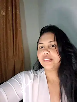 Snapshot of Alessandraa- chatting on 06-27-26, 03:44 Alessandraa- online show from 06-27-26, 03:44