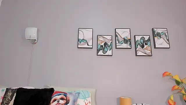 SophieW1 online show from 12-03-25, 12:14