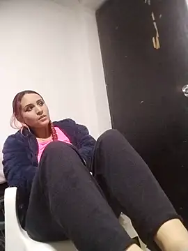 Snapshot of Dakota_Megan_69 chatting on 11-21-25, 01:48 Dakota Megan 69 online show from 11-21-25, 01:48