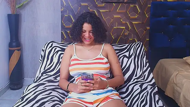 Snapshot of miss_leidy_ chatting on 05-22-26, 02:51 miss leidy online show from 05-22-26, 02:51