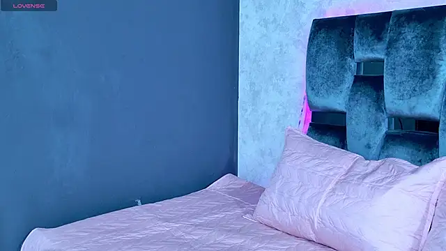 Snapshot of Luna_sophya chatting on 09-27-25, 11:48 Luna sophya online show from 09-27-25, 11:48