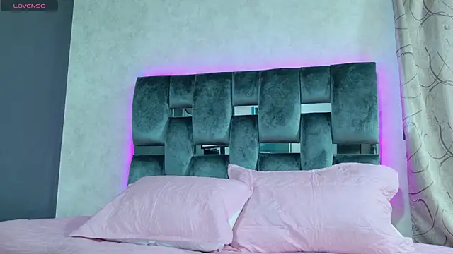 Snapshot of Luna_sophya chatting on 10-02-25, 11:50 Luna sophya online show from 10-02-25, 11:50