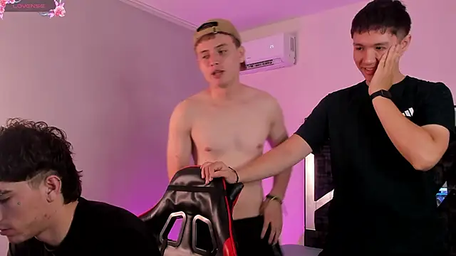 Handsomeboyss19 online show from 04-14-26, 09:10