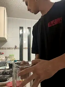 Snapshot of lordpussy__ chatting on 11-11-25, 12:54 lordpussy online show from 11-11-25, 12:54