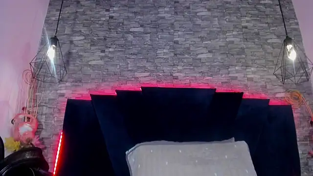 Emily Brown18 online show from 04-16-26, 04:13