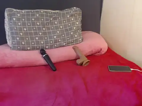 Hotgirl87 online show from 10-05-25, 11:30