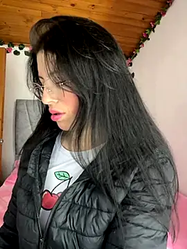 Mia salinass online show from 10-08-25, 10:18