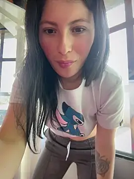 Snapshot of Mia_salinass chatting on 05-15-26, 05:53 Mia salinass online show from 05-15-26, 05:53