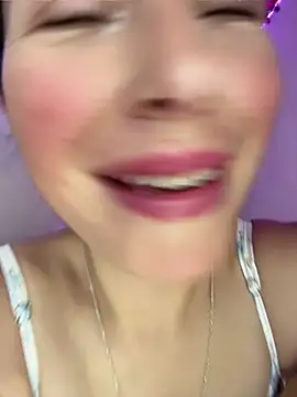 Snapshot of Mia_salinass chatting on 05-23-26, 10:03 Mia salinass online show from 05-23-26, 10:03
