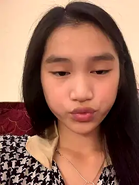 Snapshot of -Lie-06 chatting on 09-30-25, 11:26 -Lie-06 online show from 09-30-25, 11:26