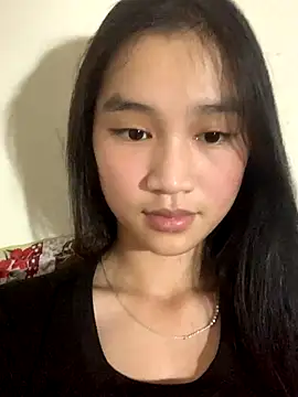 Snapshot of -Lie-06 chatting on 10-15-25, 02:50 -Lie-06 online show from 10-15-25, 02:50