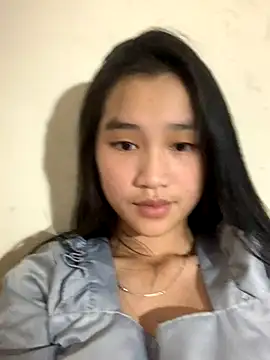 Snapshot of -Lie-06 chatting on 10-20-25, 11:10 -Lie-06 online show from 10-20-25, 11:10