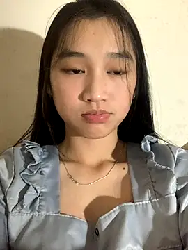 Snapshot of -Lie-06 chatting on 10-21-25, 02:51 -Lie-06 online show from 10-21-25, 02:51