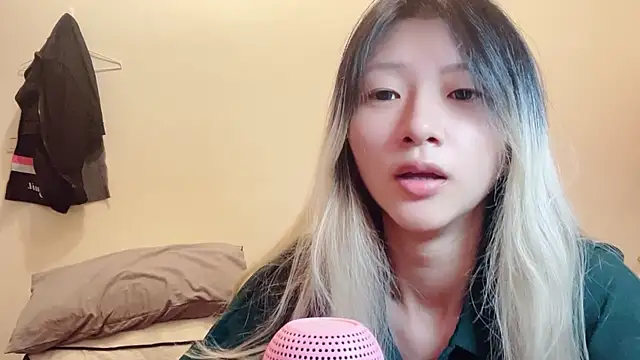 Snapshot of xu9920 chatting on 09-09-25, 12:37 xu9920 online show from 09-09-25, 12:37