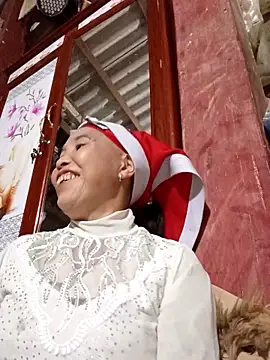 me-cute online show from 11-12-25, 01:33