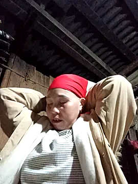 me-cute online show from 11-20-25, 01:00