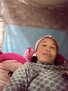 me-cute online show from 11-23-25, 01:22