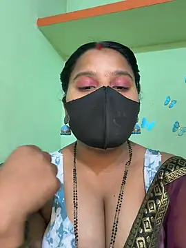 Snapshot of Shneeha_le chatting on 04-19-26, 04:50 Shneeha le online show from 04-19-26, 04:50