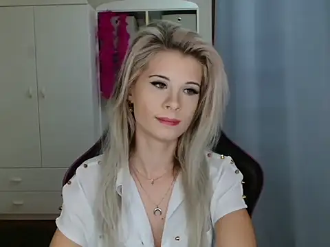 KristineGlow online show from 10-27-25, 08:51