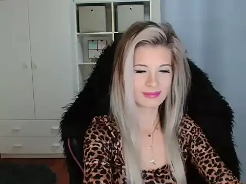 KristineGlow online show from 11-08-25, 08:14