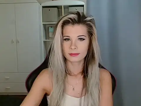 KristineGlow online show from 11-30-25, 08:07