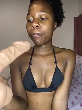 Snapshot of Crazyqueenxxx chatting on 10-27-25, 09:30 Crazyqueenxxx online show from 10-27-25, 09:30