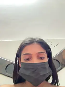 Snapshot of HeerStd chatting on 02-15-26, 04:31 HeerStd online show from 02-15-26, 04:31