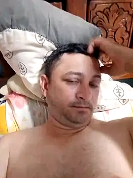 Snapshot of arnaldof50 chatting on 10-12-25, 07:35 arnaldof50 online show from 10-12-25, 07:35