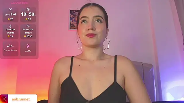 Snapshot of BrunnetAri_ chatting on 06-24-26, 07:35 BrunnetAri online show from 06-24-26, 07:35