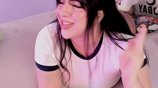 Camila Matinez  online show from 11-08-25, 12:55