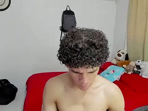 Snapshot of Tom_Blues chatting on 09-29-25, 12:21 Tom Blues online show from 09-29-25, 12:21