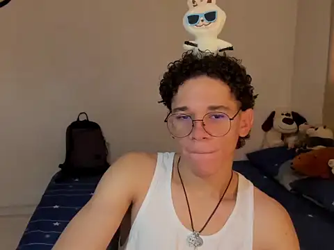 Snapshot of Tom_Blues chatting on 10-24-25, 01:29 Tom Blues online show from 10-24-25, 01:29