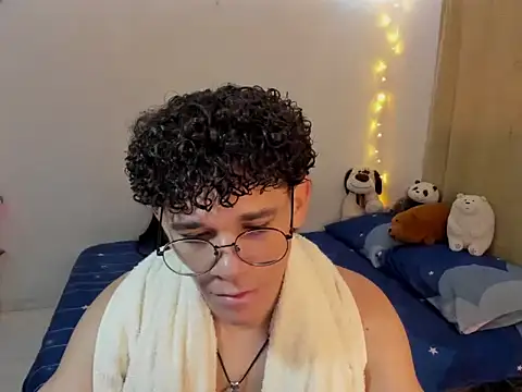 Snapshot of Tom_Blues chatting on 11-11-25, 12:16 Tom Blues online show from 11-11-25, 12:16