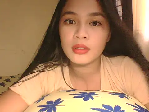 Snapshot of Zachariah_05 chatting on 05-30-26, 05:15 Zachariah 05 online show from 05-30-26, 05:15