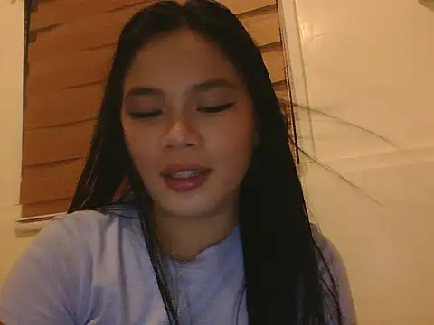 Snapshot of Zachariah_05 chatting on 06-02-26, 11:12 Zachariah 05 online show from 06-02-26, 11:12