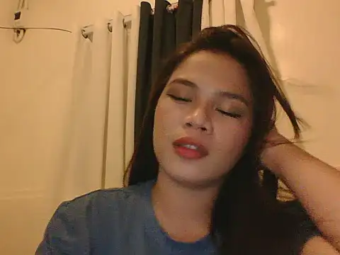 Snapshot of Zachariah_05 chatting on 06-28-26, 01:17 Zachariah 05 online show from 06-28-26, 01:17