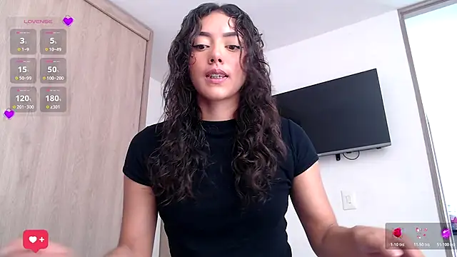 Snapshot of WendySuns_ chatting on 11-19-25, 05:13 WendySuns online show from 11-19-25, 05:13