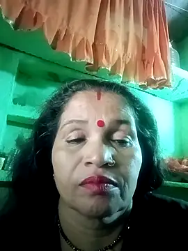 Snapshot of Manavi_x chatting on 10-13-25, 10:04 Manavi x online show from 10-13-25, 10:04