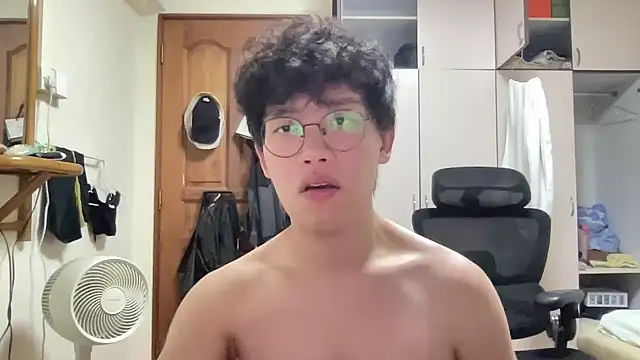 Passionatetwink2 online show from 11-06-25, 04:19