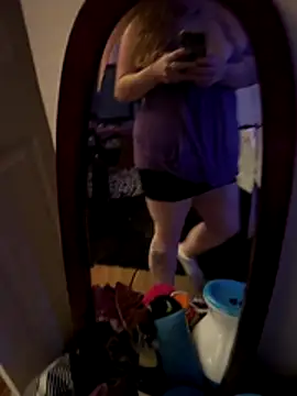 Snapshot of Rosalee2 chatting on 10-27-25, 06:34 Rosalee2 online show from 10-27-25, 06:34